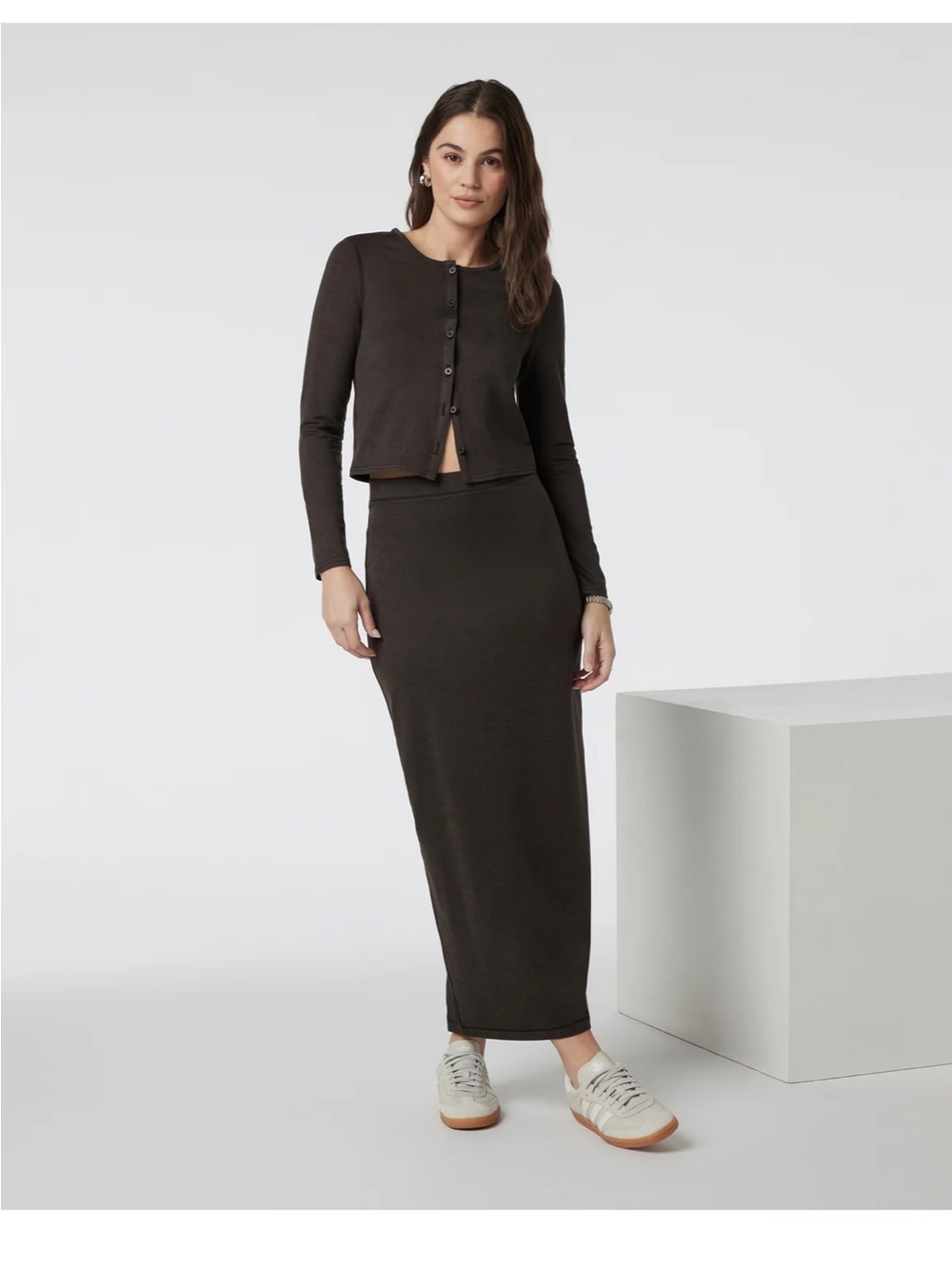 Vuori halo column skirt and cardigan set